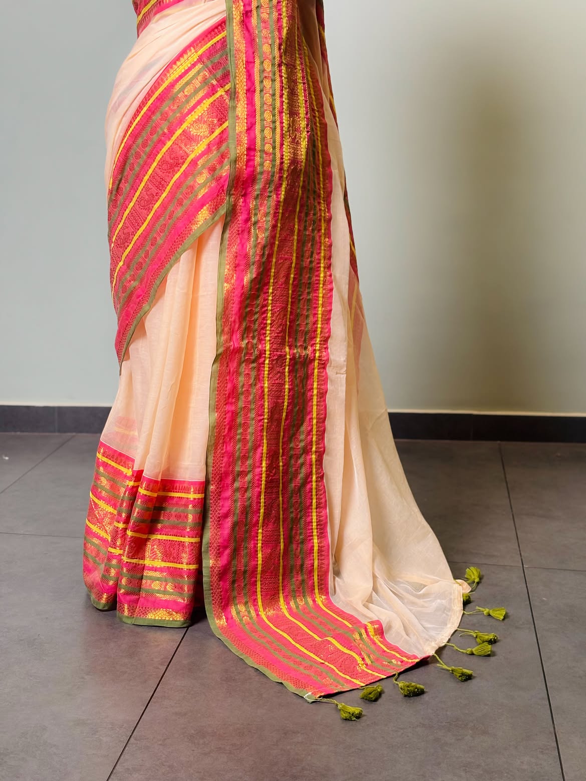 Budget friendly big zari weaving mul cotton saree + running blouse | US0002
