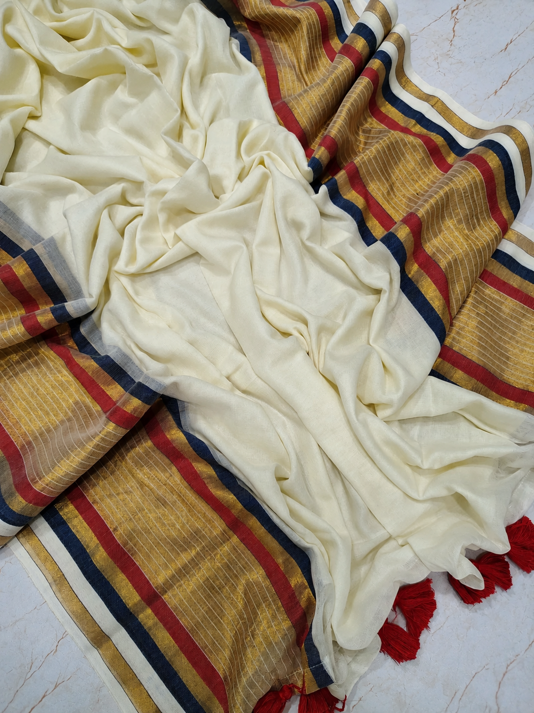Premium mul cotton saree with multicolor borders & tassels | SK0050
