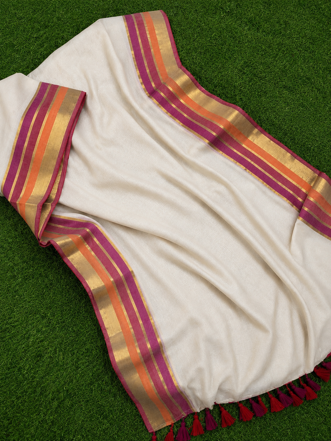 Premium mul cotton saree with beautiful kanchi borders & tassels | CS0003