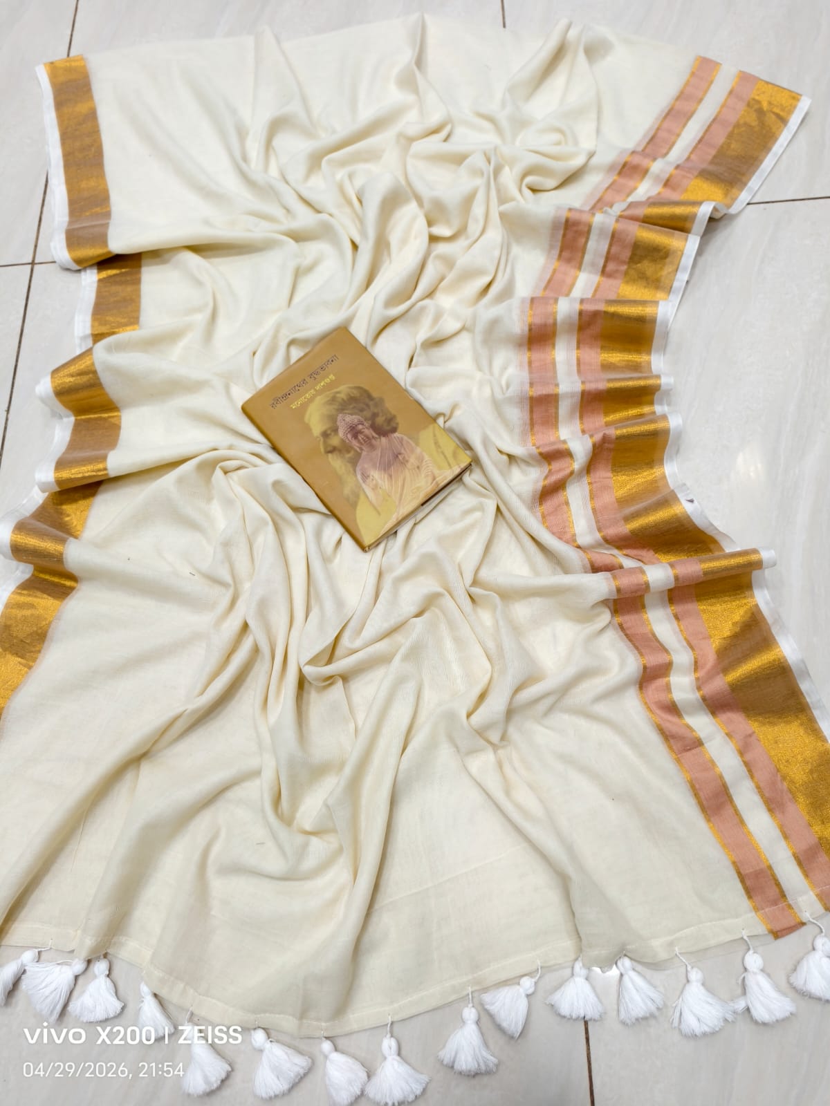 Premium 120 mul cotton with golden zari weaving & tassels | SK0025
